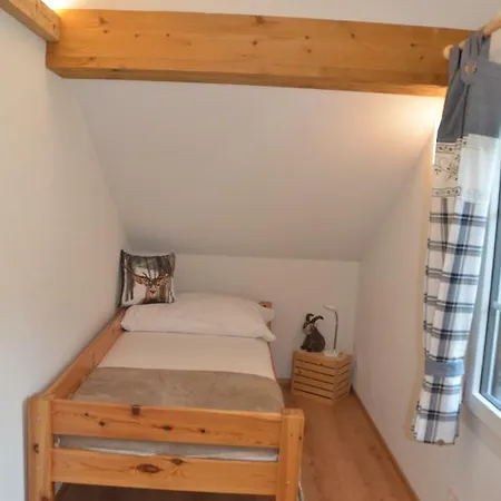 Fluehblueemli Appartement