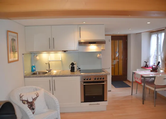 Fluehblueemli * جريندلوالد